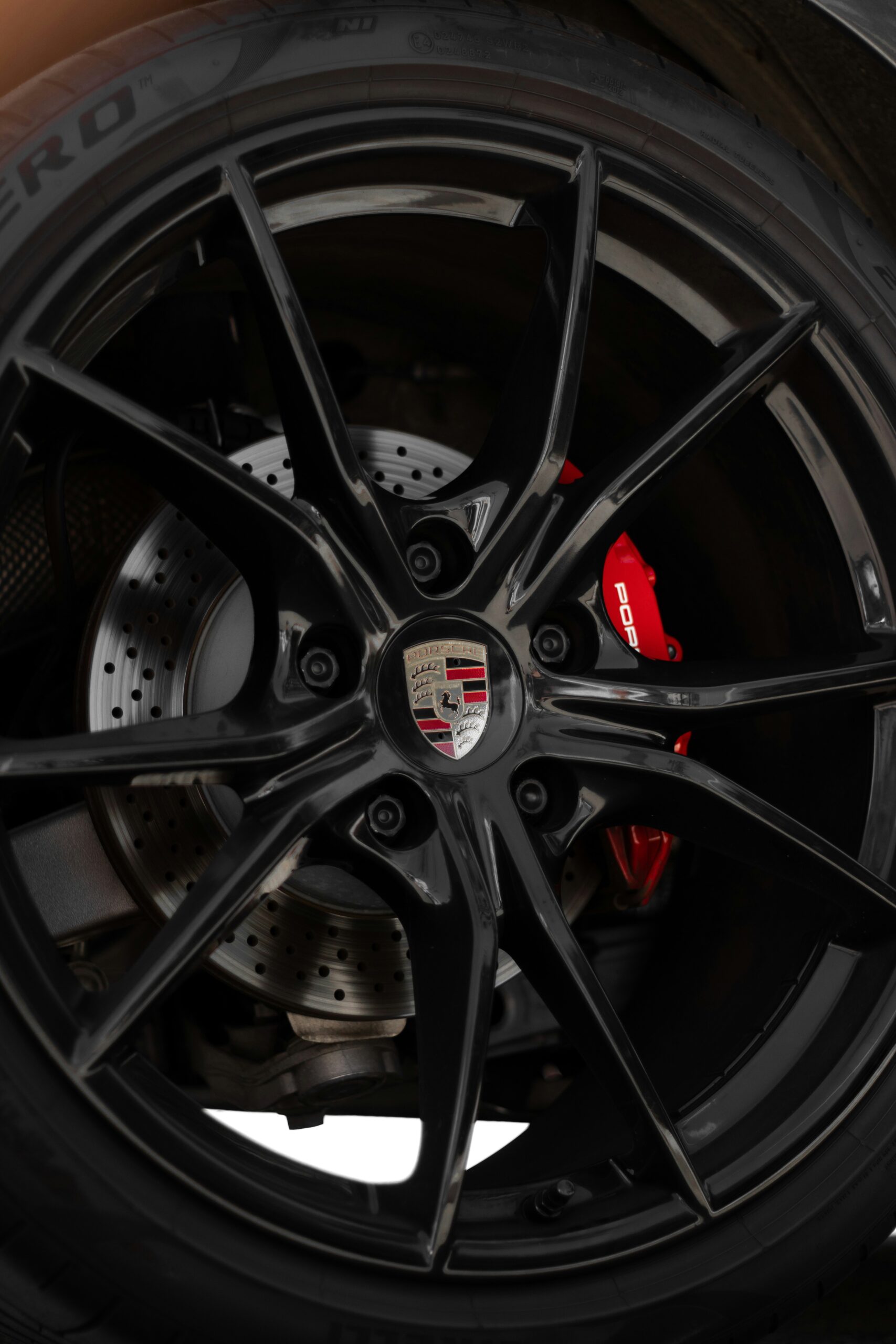 Waarom Bandenspanning controleren en bijvullen belangrijk is